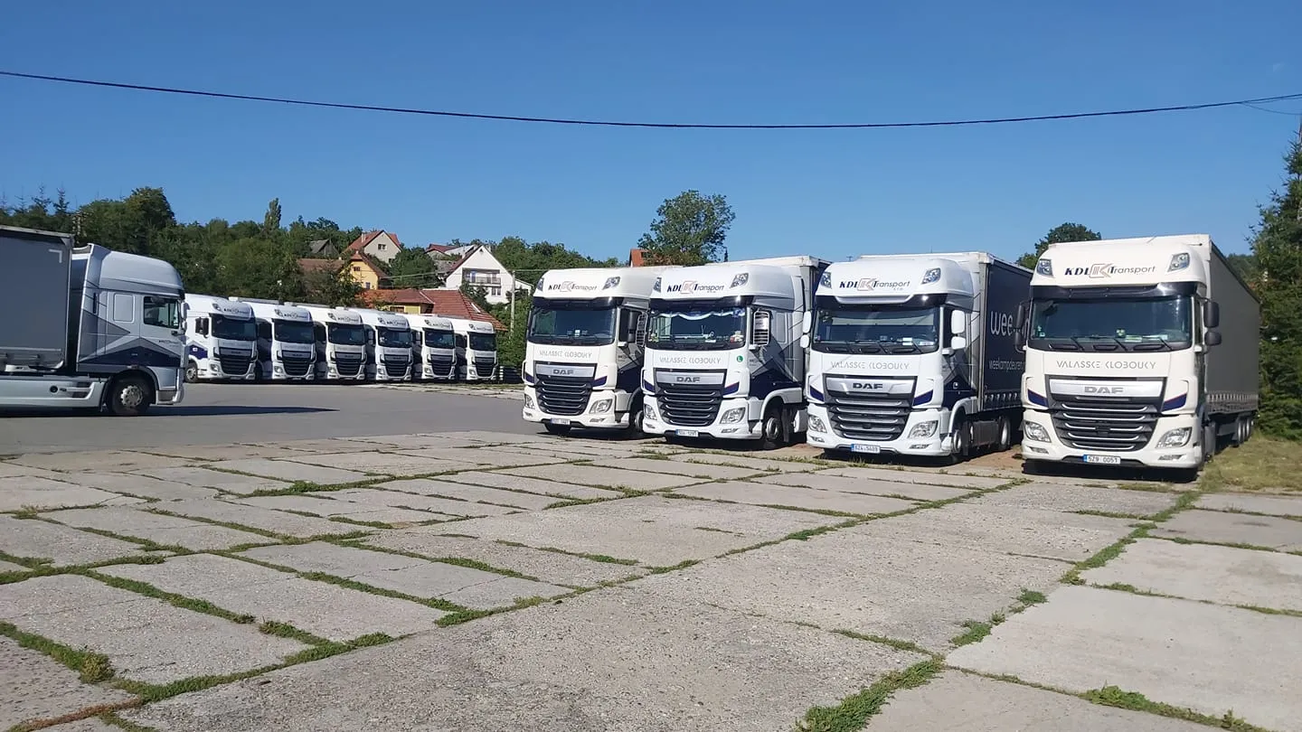 Nová generace tahačů DAF Euro 6 v našem modernizovaném areálu (2020)